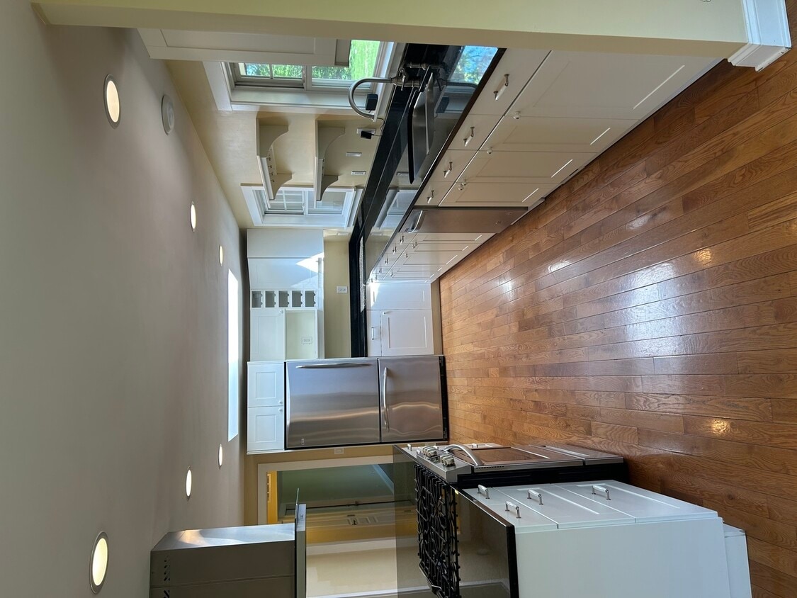 Building Photo - 602 Tilipi Ln