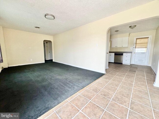 Building Photo - 1424 S Governors Ave