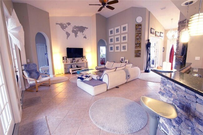 Foto del edificio - 2640 Hazel Grove Ln