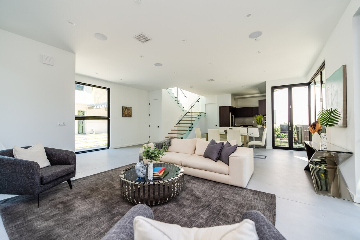 Foto principal - 370 N San Vicente Blvd