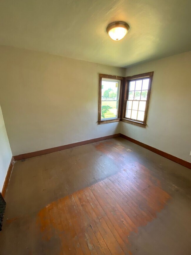 Foto del edificio - 1424 W State Blvd