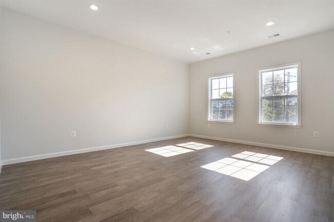 Foto del edificio - 5308 E St SE