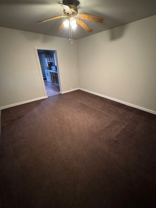 Foto del edificio - 1713 Hoagland Ave