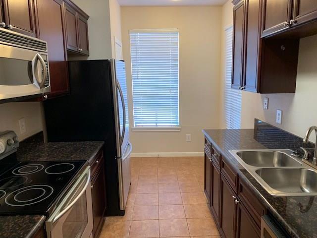 Building Photo - 2255 Braeswood Park Dr