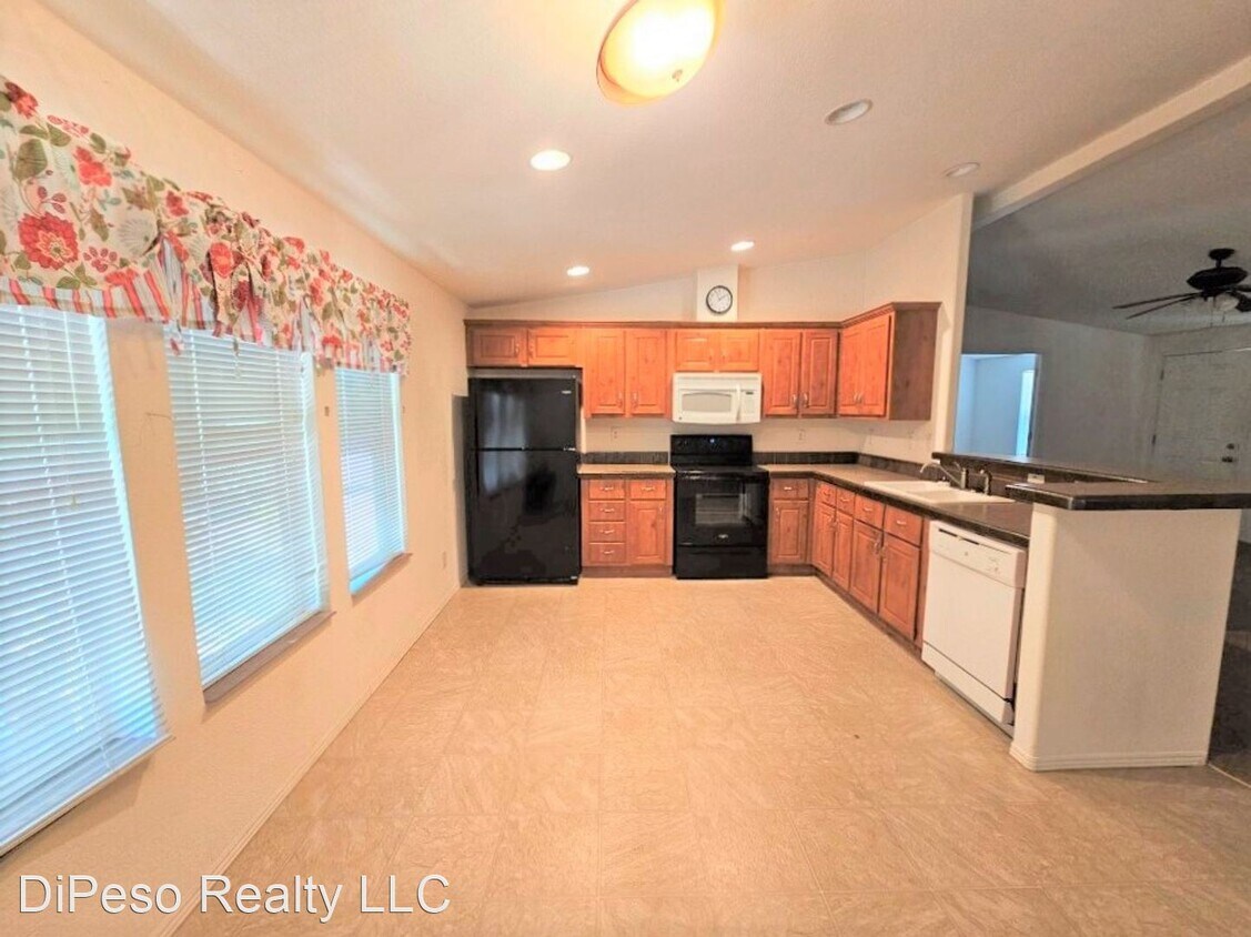 3 br, 1.5 bath House 180 N Dorothy Avenue House for Rent in Benson, AZ