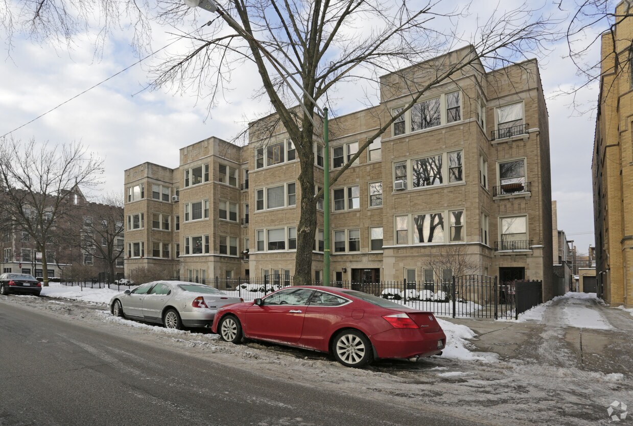 Building Photo - 6850-6858 S Oglesby Ave
