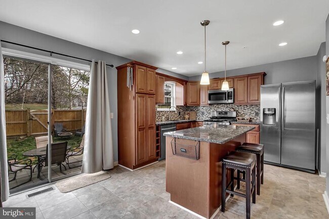 Foto del edificio - 8700 Jarwood Rd