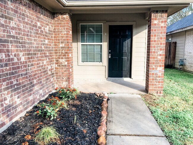 Foto del edificio - 33126 Cottonwood Bend