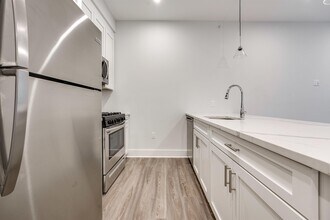 Building Photo - 658 Grand St