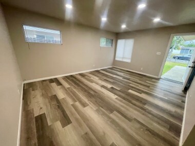 Building Photo - Spacious 4 bed, 3 bath Home featuring TWO ...
