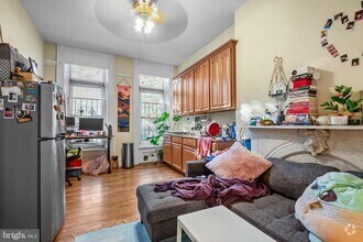 Building Photo - 711 Corinthian Ave