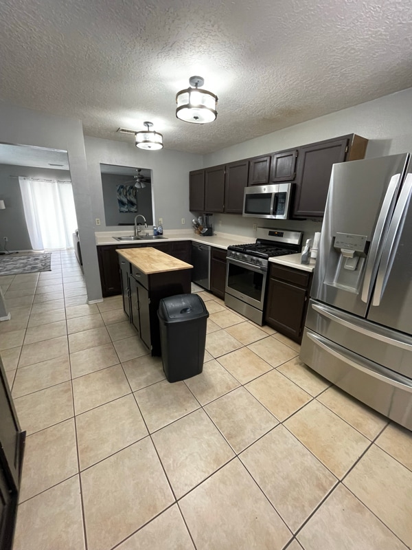 Building Photo - 3908 Suntrail Rd NW