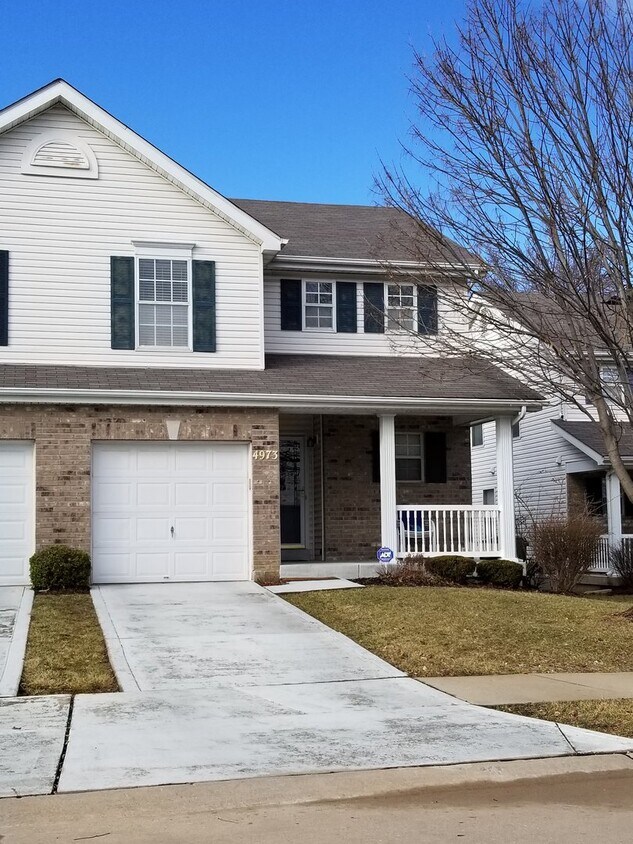Primary Photo - Nice Large Townhouse for Rent in Hazelwood