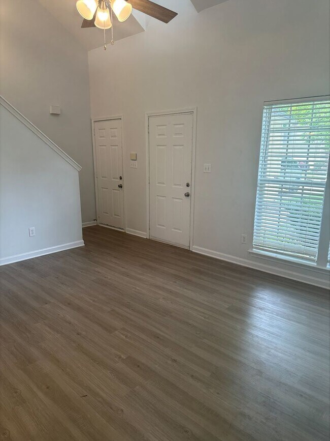 Building Photo - 9224 Shenington Pl