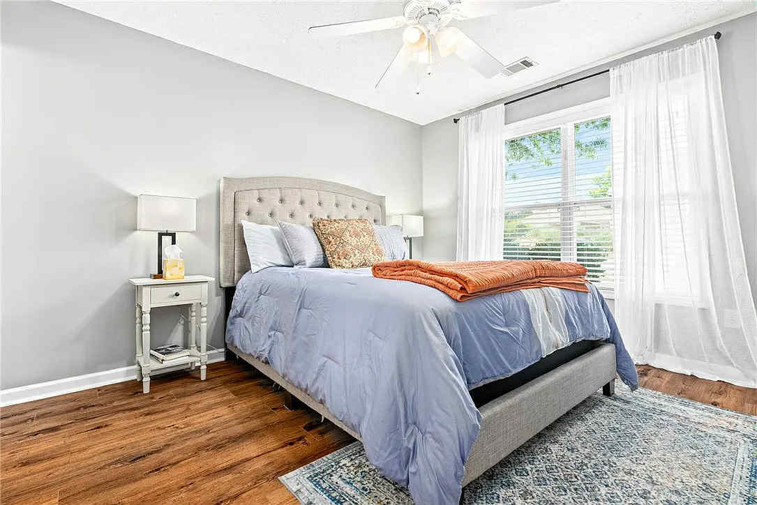 Photo - 1385 S Donahue Dr (Auburn, AL)