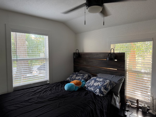 Building Photo - 2043 16th Ave S