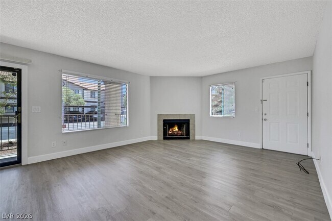 Foto del edificio - 1575 W Warm Springs Rd
