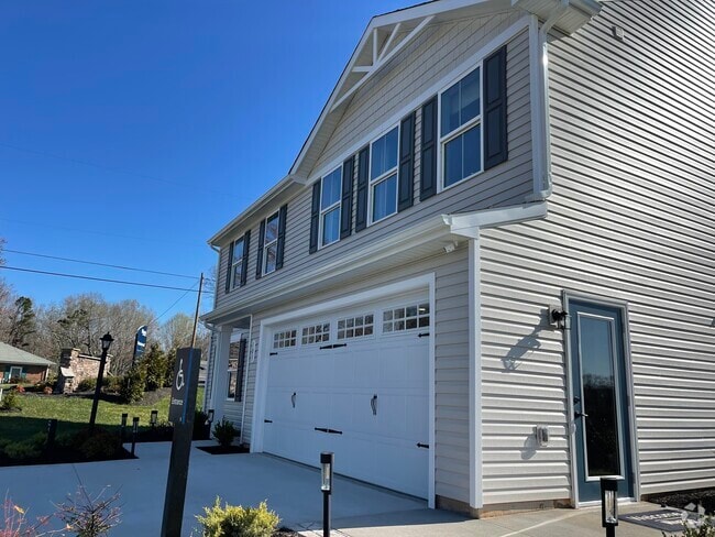 Building Photo - 103 Jordan Ct
