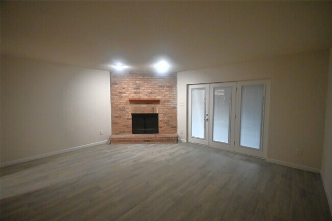 Foto del edificio - 9419 Fondren Rd