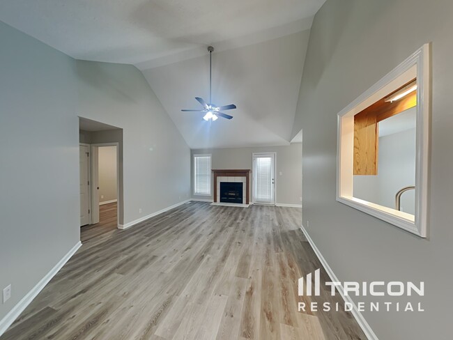 Foto del edificio - 1429 Cedar Springs Cir
