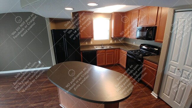 Building Photo - 113 Rush Haven