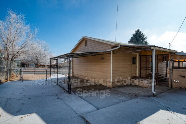 Building Photo - 2344 Monterey Rd