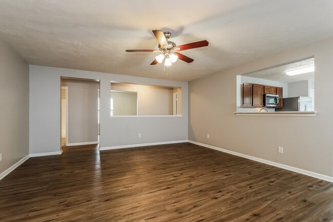 Building Photo - 8138 Sanders Glen Ln