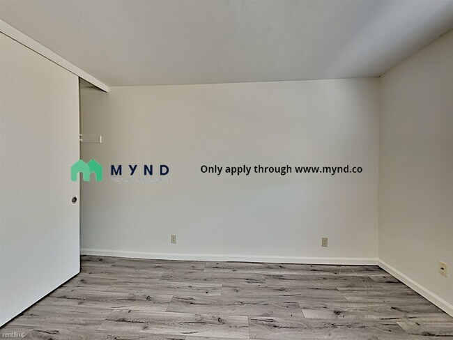 Foto del edificio - 453 E 7th St