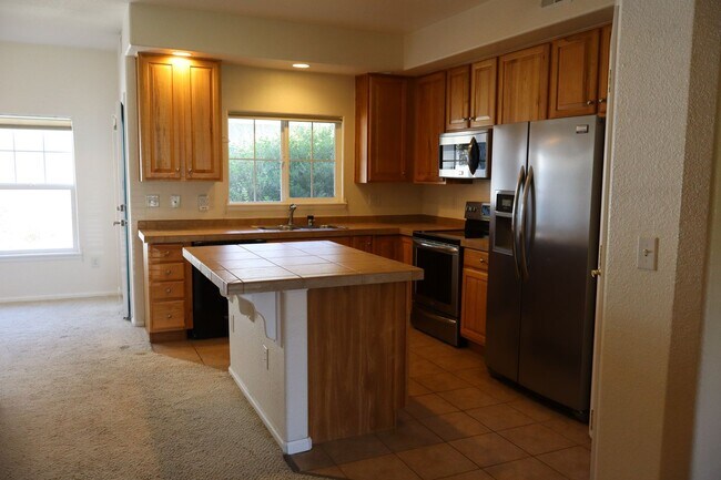 Foto del edificio - Spacious 2 Bed, 2.5 Bath Fort Collins Town...