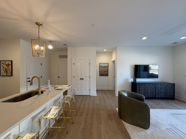 Building Photo - 420 Capstone Dr