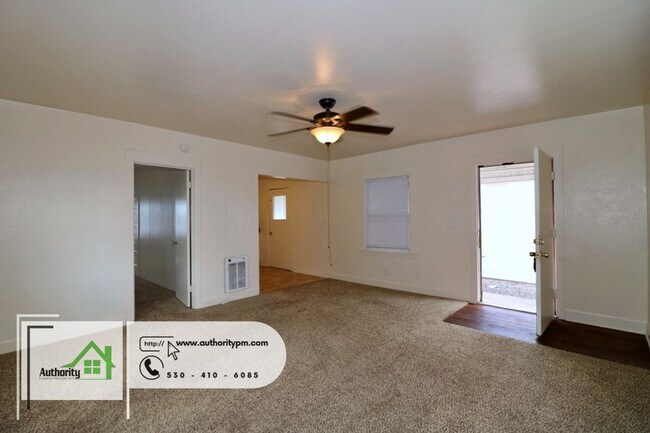 Building Photo - 2124 Pine St