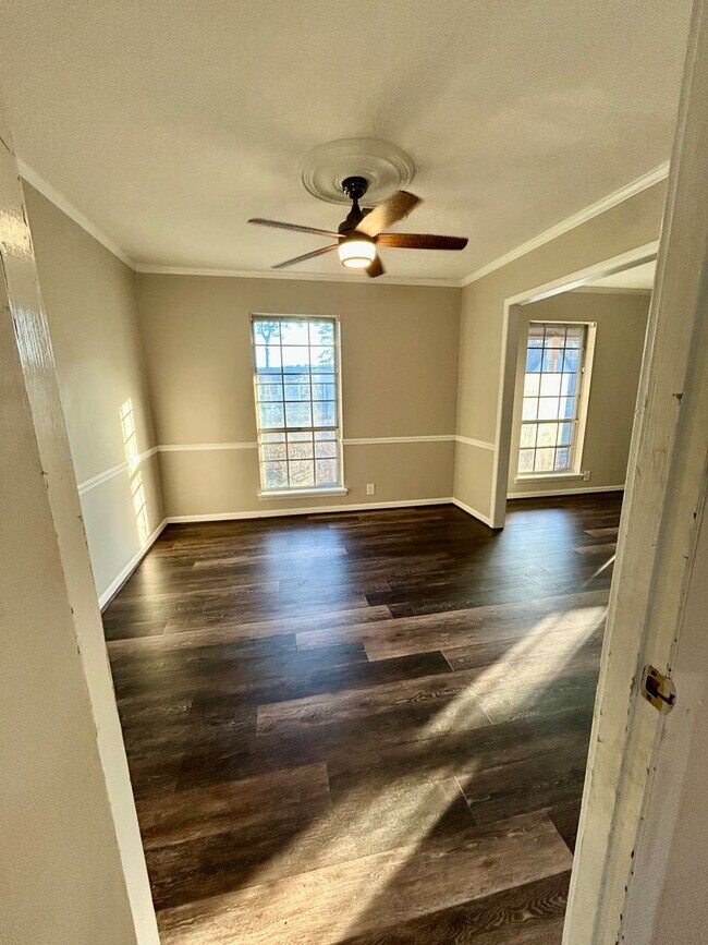 Foto del edificio - 1825 Edwardian Way