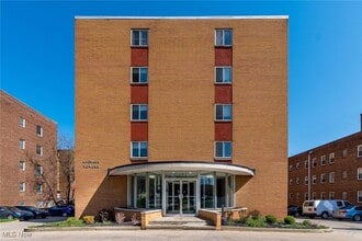 Building Photo - 12050 Lake Ave