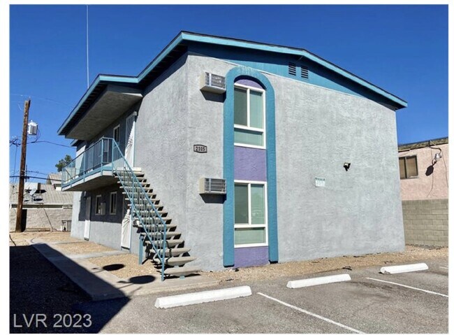 Foto del edificio - Adorable Newly Renovated 2 Bedroom 1 Bath ...