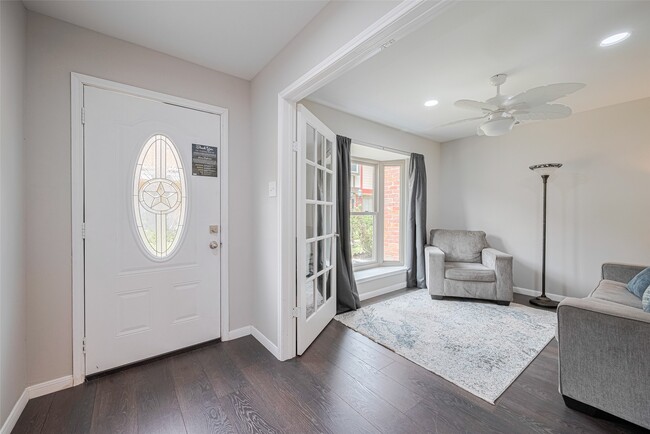 Foto del edificio - 14688 Perthshire Rd