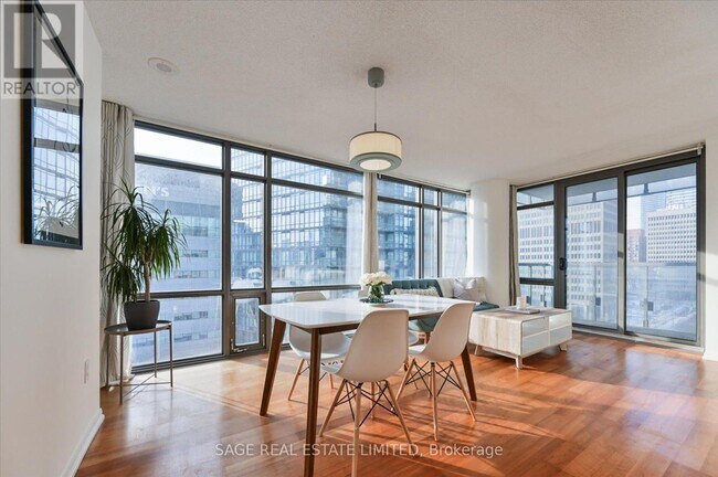 Building Photo - 38 Grenville St