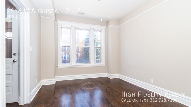 Foto del edificio - 2616 W Augusta Blvd