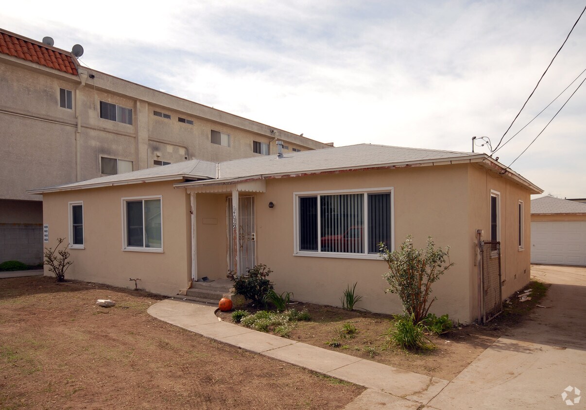 Building Photo - 14029 Yukon Ave