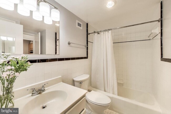 Foto del edificio - 2939 Van Ness St NW