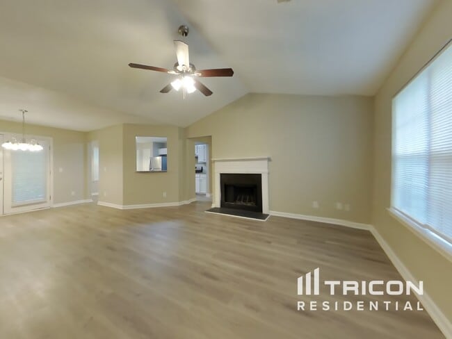 Building Photo - 215 Winterville Dr
