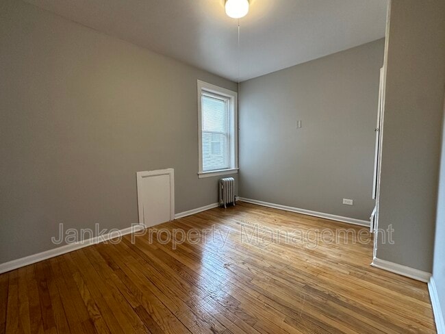 Building Photo - 5911 W Huron St