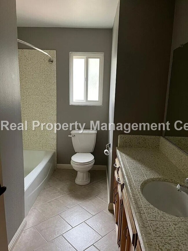 Foto del edificio - AVAILABLE AUGUST - Nice Home in Paso Roble...