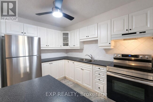Building Photo - 1380 Prince of Wales Dr
