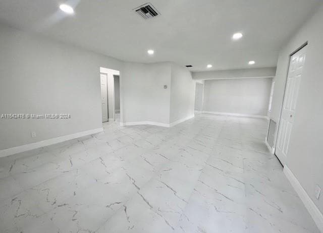Building Photo - Listing 10