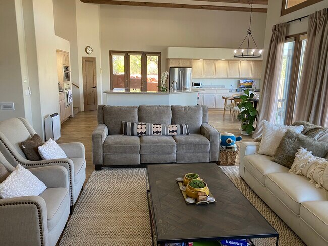 Foto del edificio - 115 Cll Irena