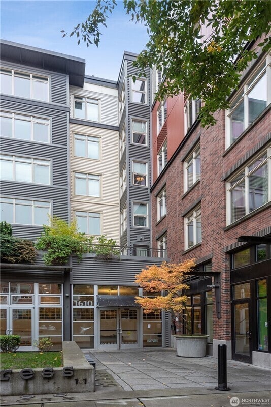 Street Entrance - 1610 Belmont Ave