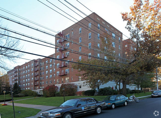 Building Photo - Kimberly Gardens Cooperative