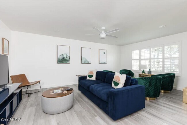 Foto del edificio - 3126 N 84th Pl