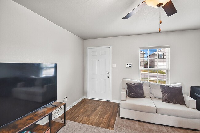 Foto del edificio - 11860 Davalos Ln