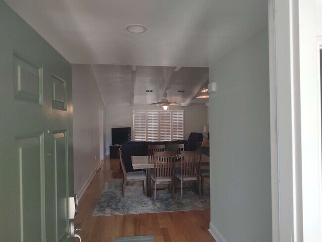 Building Photo - 997 Spinnaker Ct